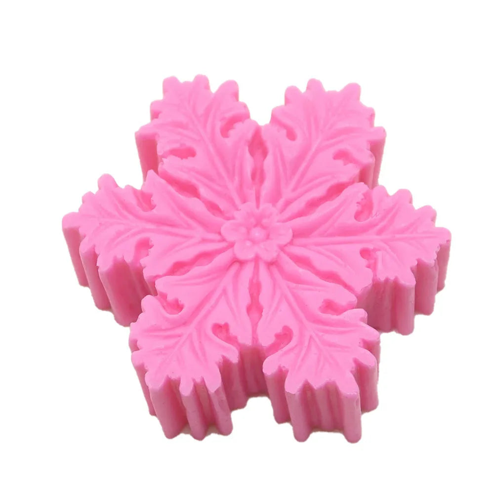 Christmas Snowflake Silicone Candle Mold Soap DIY Aromatherapy Plaster Candle Decorating Mould Candy Chocolate Making Tool Decor