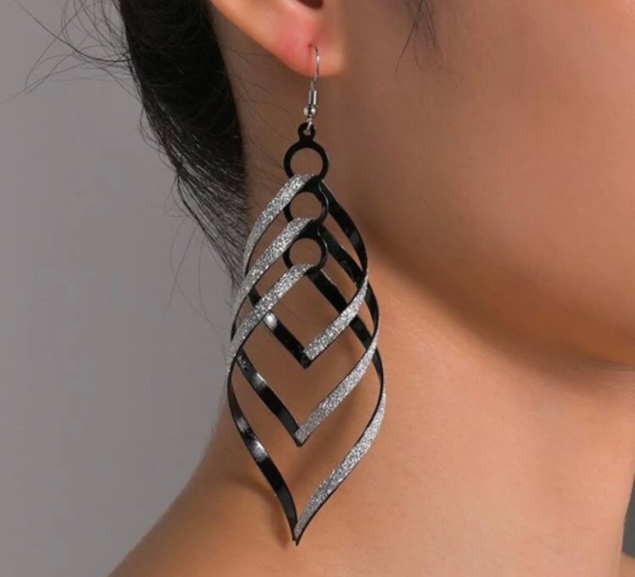 Black twist earrings