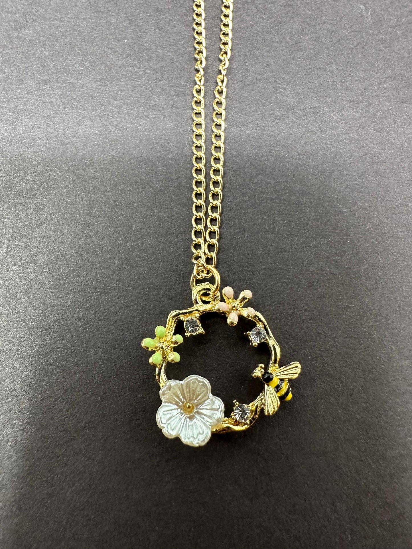 Bumble bee floral necklace