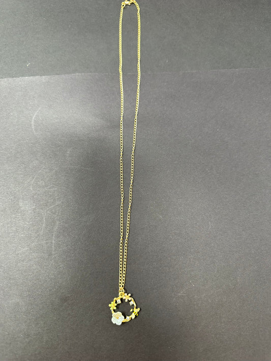 Bumble bee floral necklace